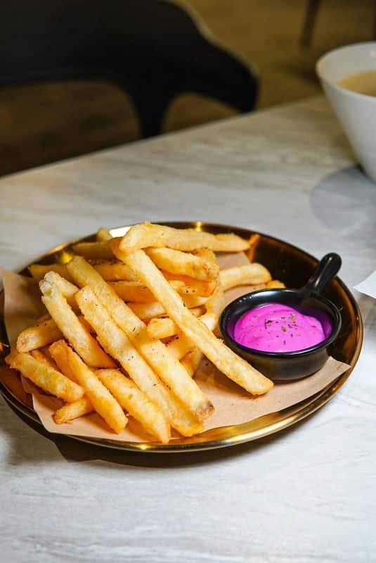 【超推】BeBo美式餐廳魔法的炭烤肋排＆炸魚薯條！