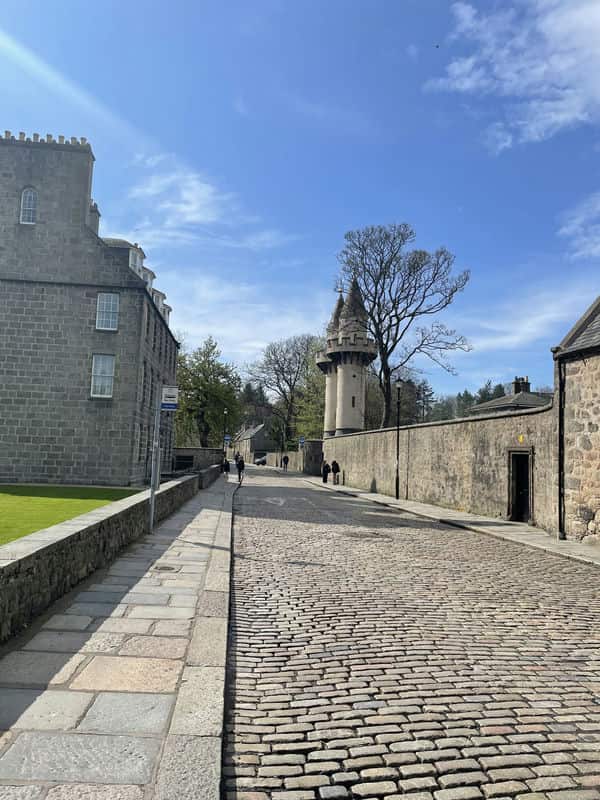 你的未來，由劍橋教育助力啟航