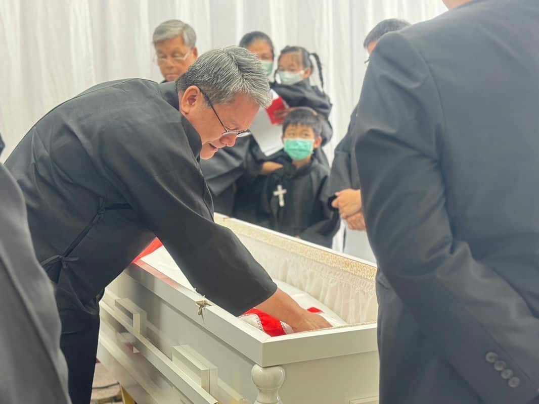 樊恩生命：用愛守護親人最後的旅途