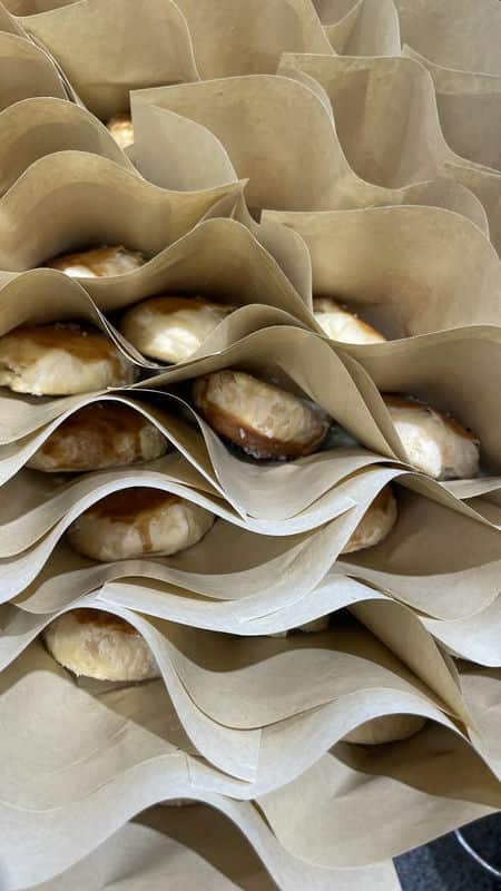 如何選擇2025年新年禮盒：晴天菓子的甜燒餅