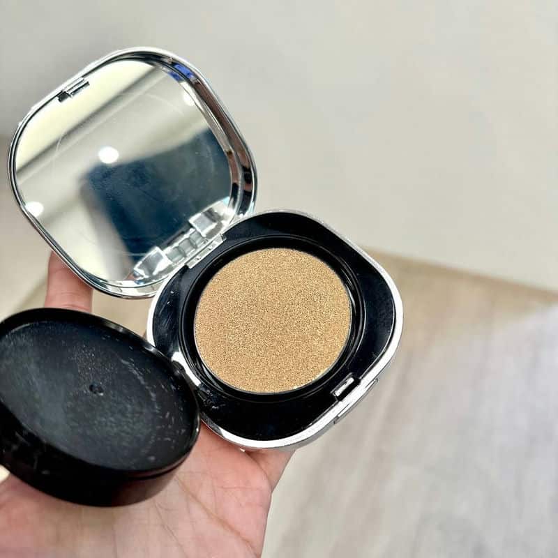 【KY無瑕淬亮輕潤氣墊】：打造完美光澤妝感的必備選擇