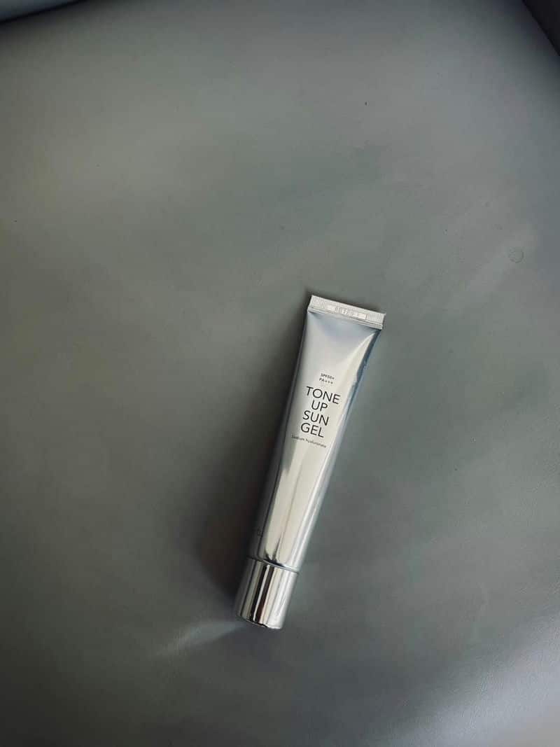 KY凱伊防曬乳：輕盈透氣，戶外運動愛好者的必備選擇