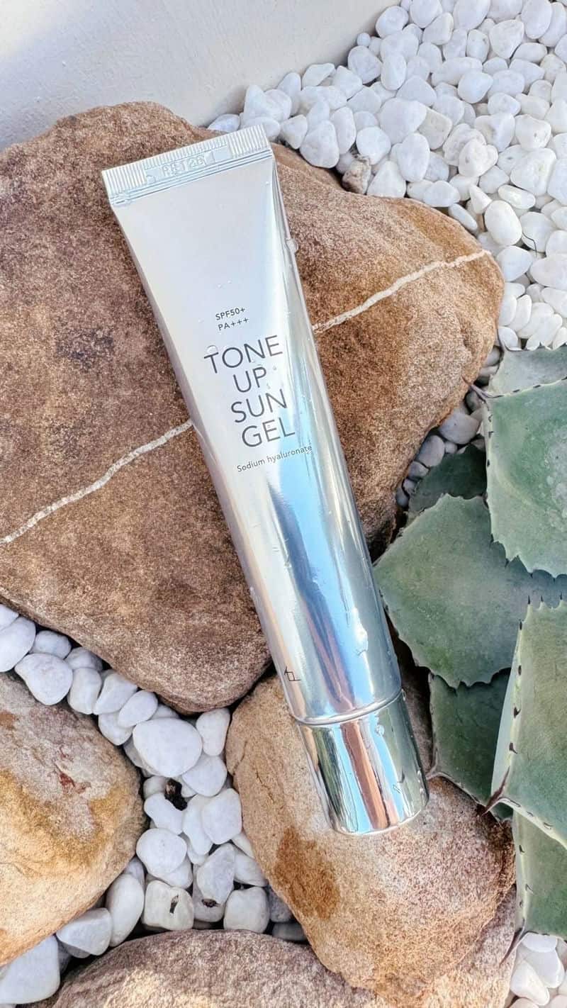 KY凱伊防曬乳：最強抗老秘密武器，清爽無感的夏日守護