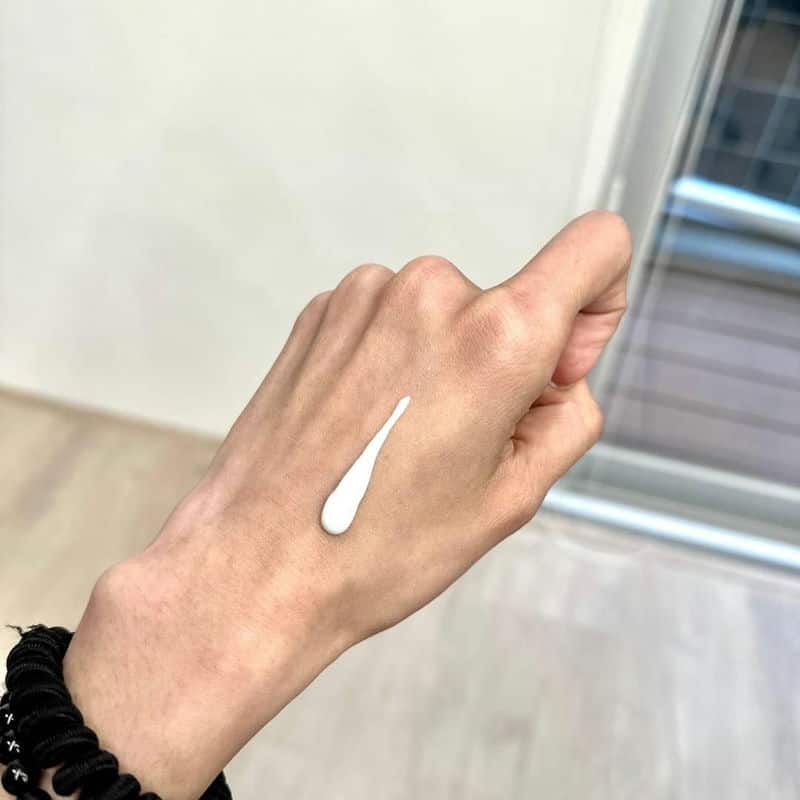 KY凱伊防曬乳，讓肌膚自在呼吸，清爽不黏膩的完美選擇