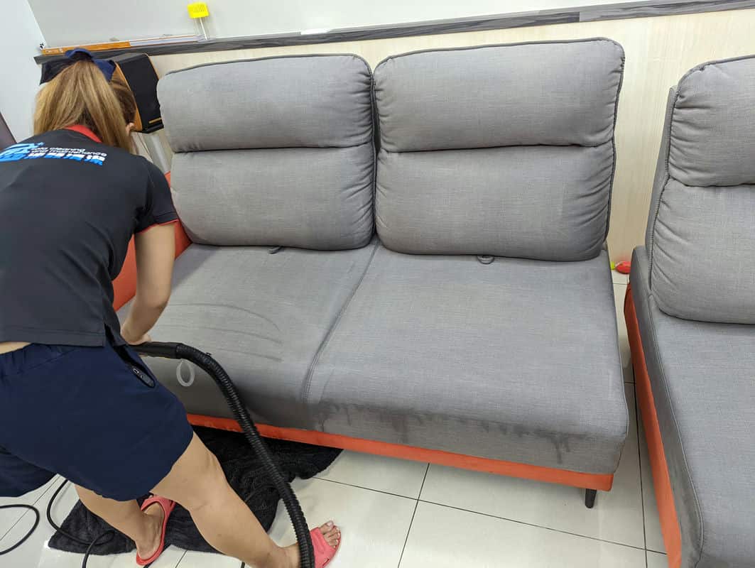 「沙發變全新了！」──親身體驗景盛沙發清潔有限公司服務