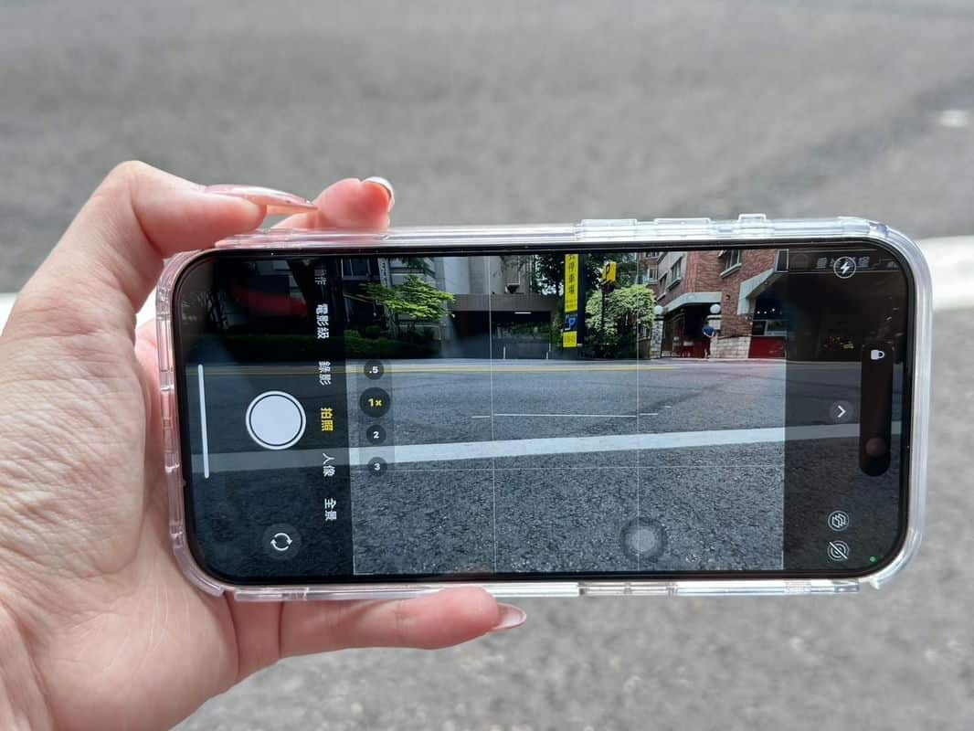 2024年抗藍光保護貼的選擇：膜力威的抗藍光手機保護貼