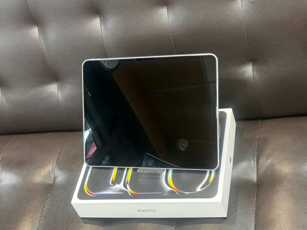 膜力威「iPhoneAR增透抗藍光保護貼」：長時間用眼者的最