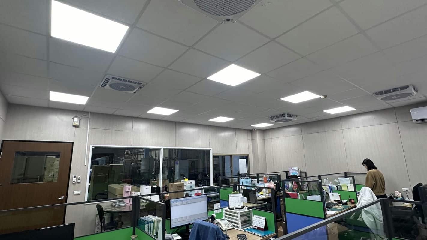 星威天花板循環扇：創業團隊的節能解決方案