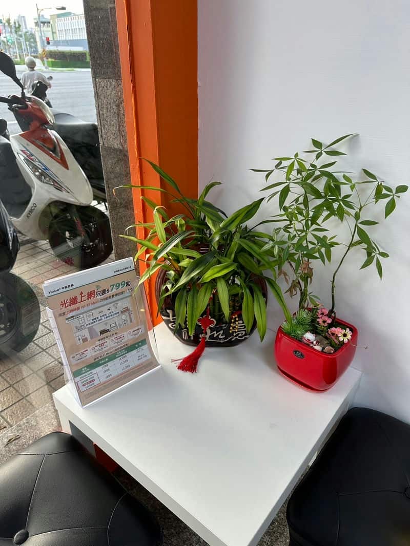 買iPhone 16只選圓方電信「民族店」，賠償保障雙倍放心