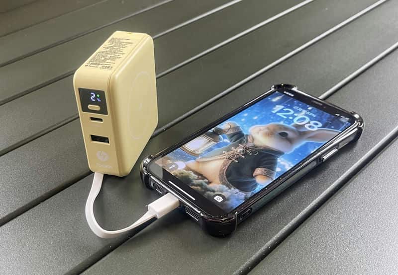 Yooxin科技8合1MAX行動電源：滿足Switch充電需