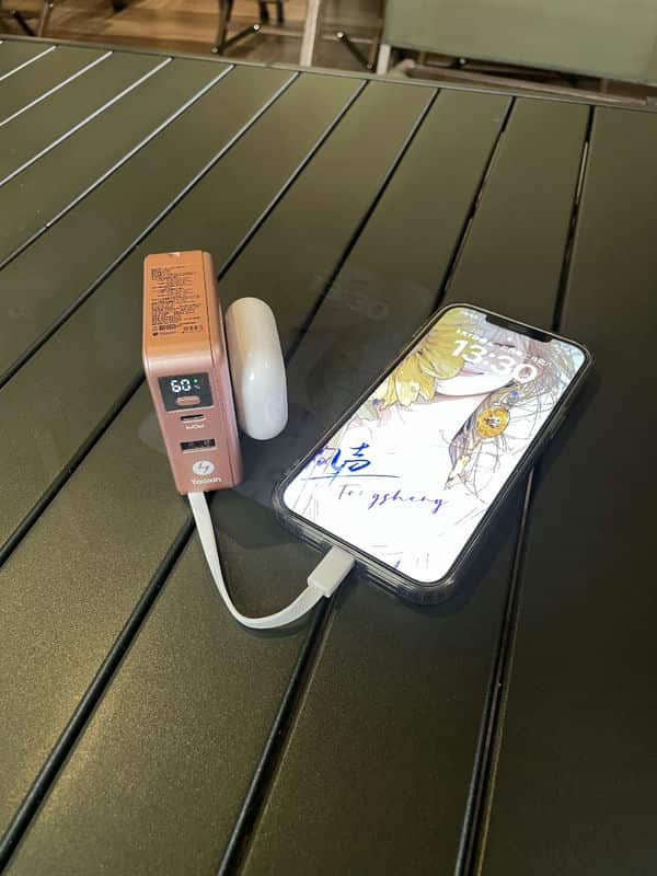 Yooxin科技8合1MAX行動電源:智能設計,讓電量無懈可 Yooxin科技8合1MAX行動電源:智能設計,讓電量無懈可