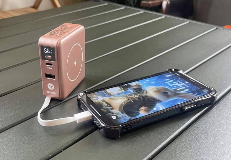 Yooxin科技八合一 MAX行動電源憑什麼打動上班族和學生